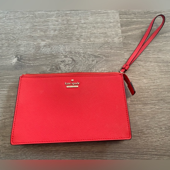 Kate Spade ♠️ Wristlet - Picture 1 of 3